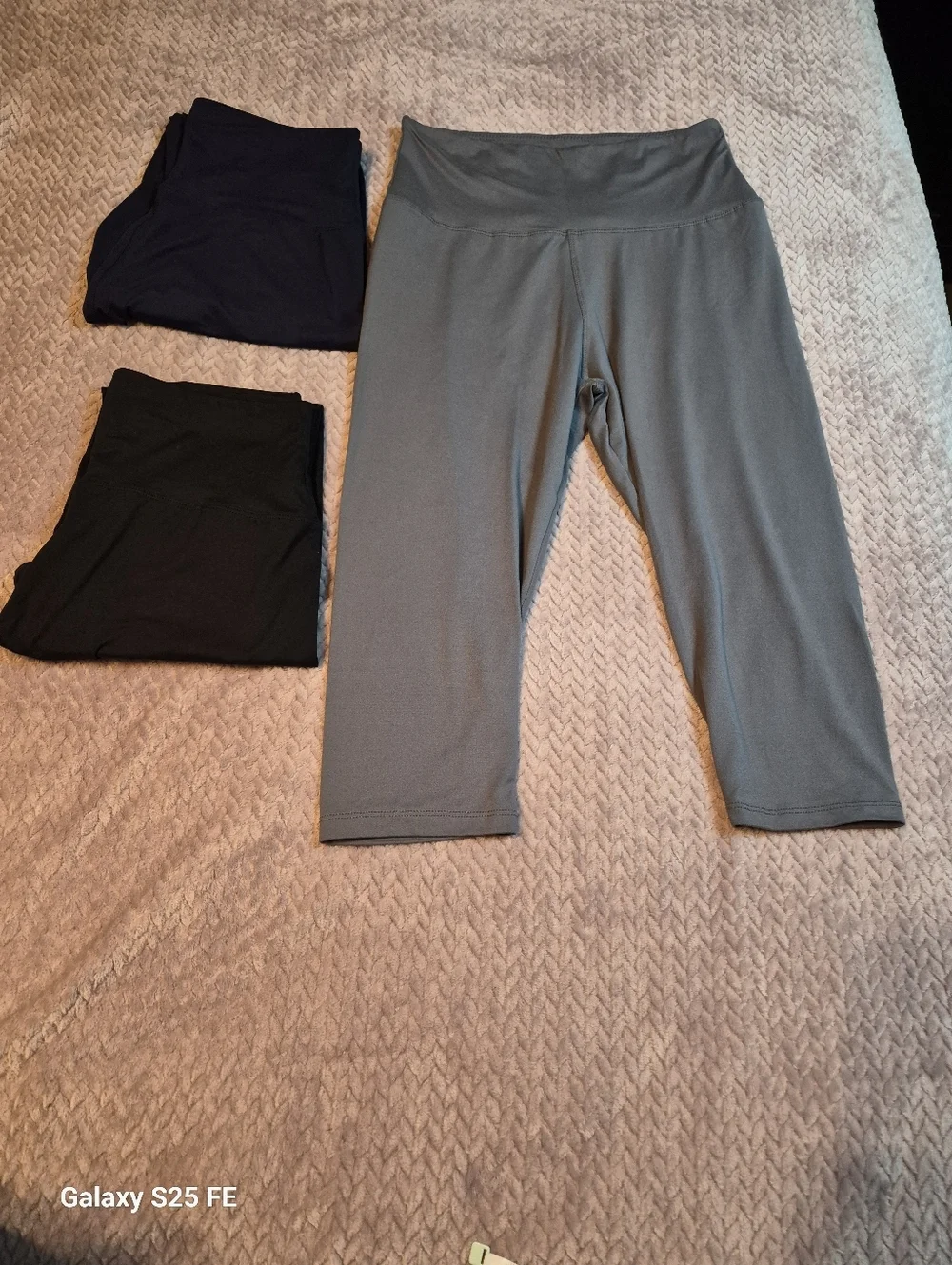 3-Pack Capri Length Leggings, Blue, Light Gray & Black, L/XL, EUC